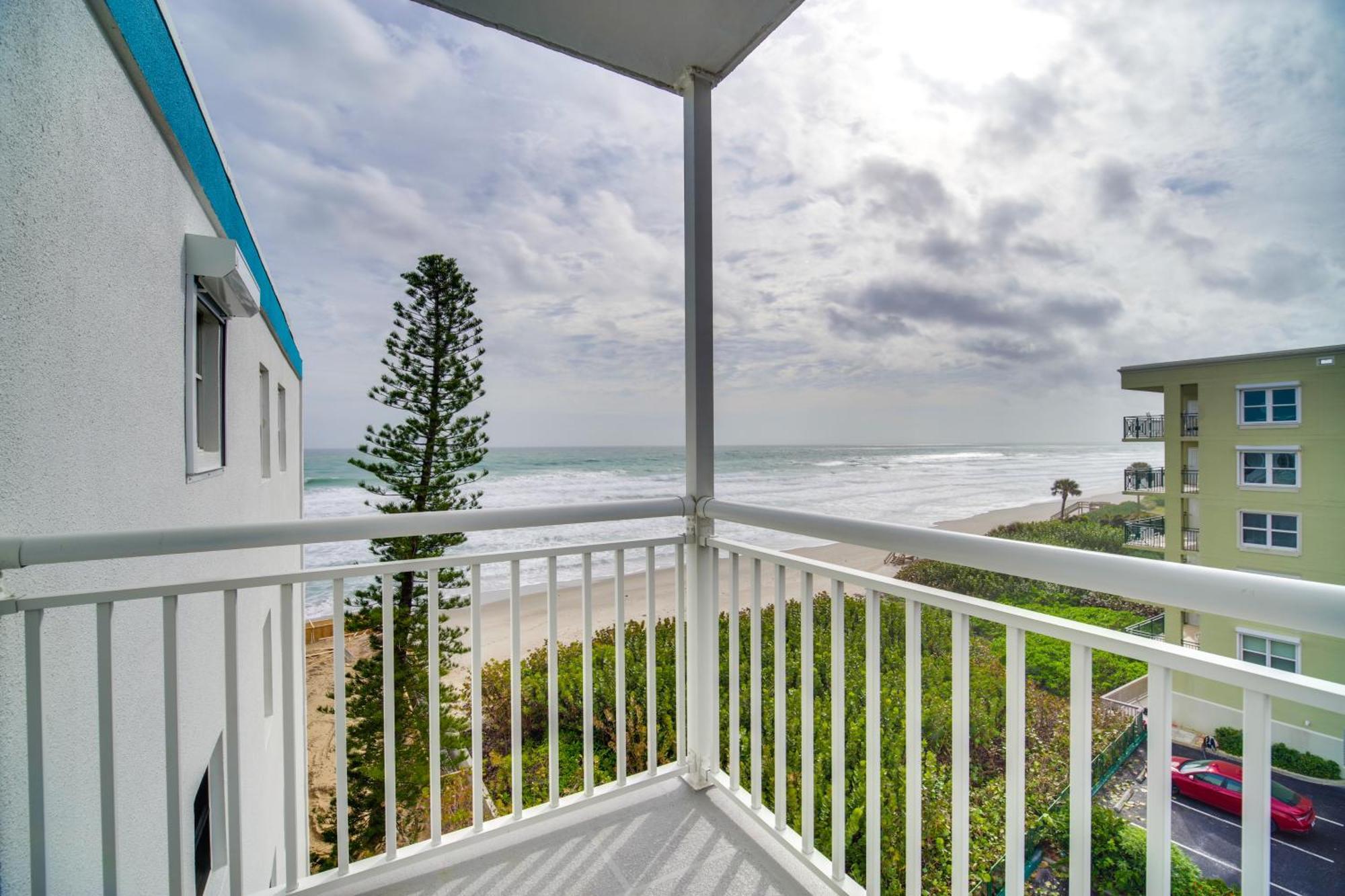 Pet-Friendly Satellite Beach Condo With Balcony! Extérieur photo